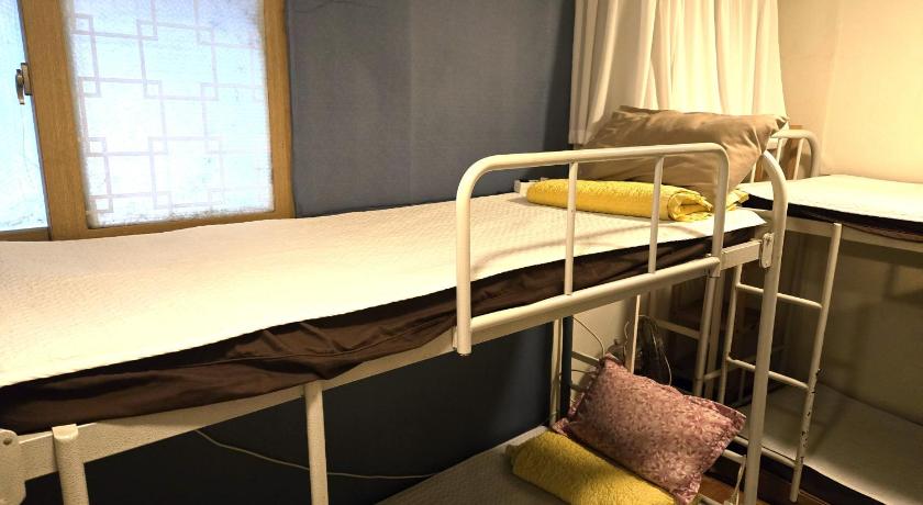 Image of 1 Person in 6-Bed Dormitory with Private Bathroom - Mixed 0