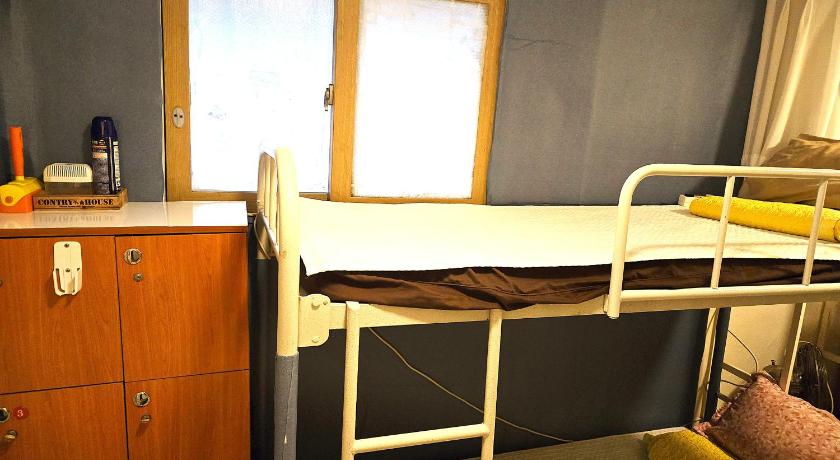 Image of 1 Person in 6-Bed Dormitory with Private Bathroom - Mixed 4