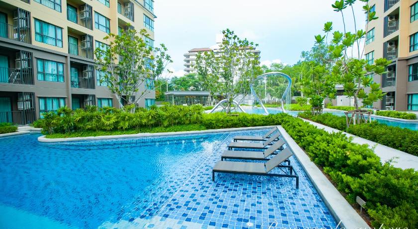 a park with a pool and a large building, Rain Cha Am-Hua Hin by Ampere in Hua Hin / Cha-am