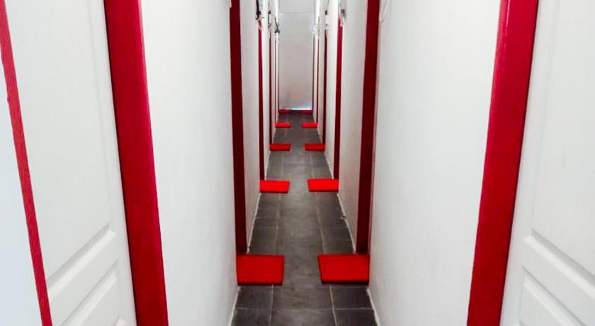 タラカン RedDoorz near Juwata 3 Airport Tarakan 2つ星 ホテル レストラン