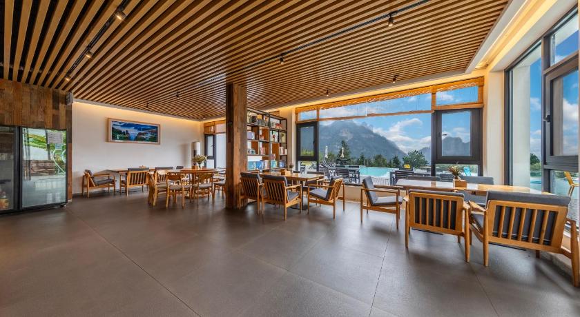 XMAN Sunrise Peaks Resort - image 6