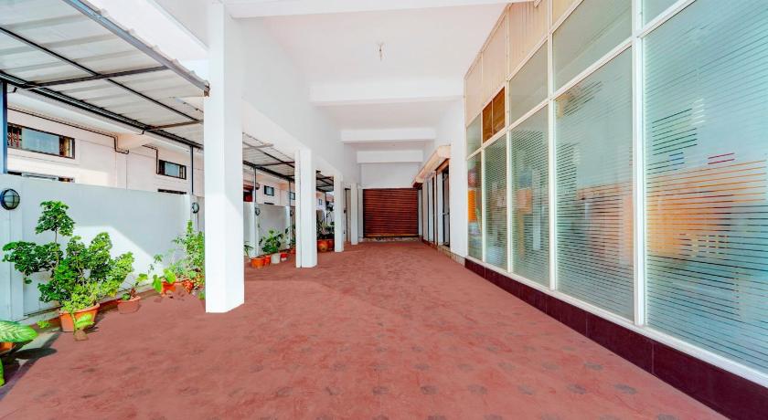 Hotel Galaxy Inn - image 8