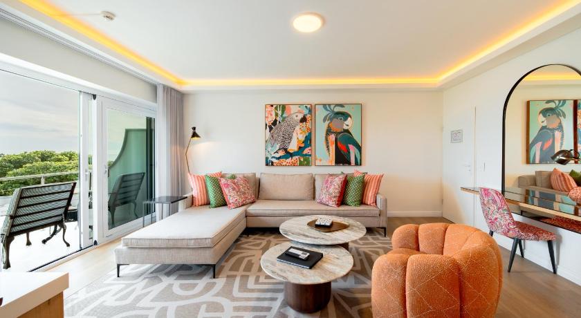 Image of Panorama King Suite with Sea View 6
