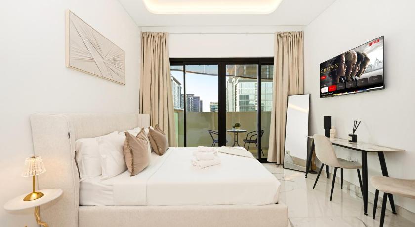 Riviera Azure Gateway Superior- 10min to Burj Khalifa, Dubai Mall and Airport and 20min to Marina