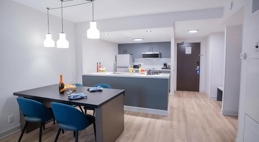 Image of Two-Bedroom Deluxe Apartment with Balcony 1