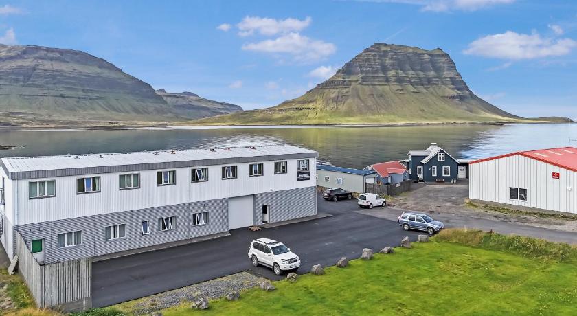 Stoð Guesthouse and apartments