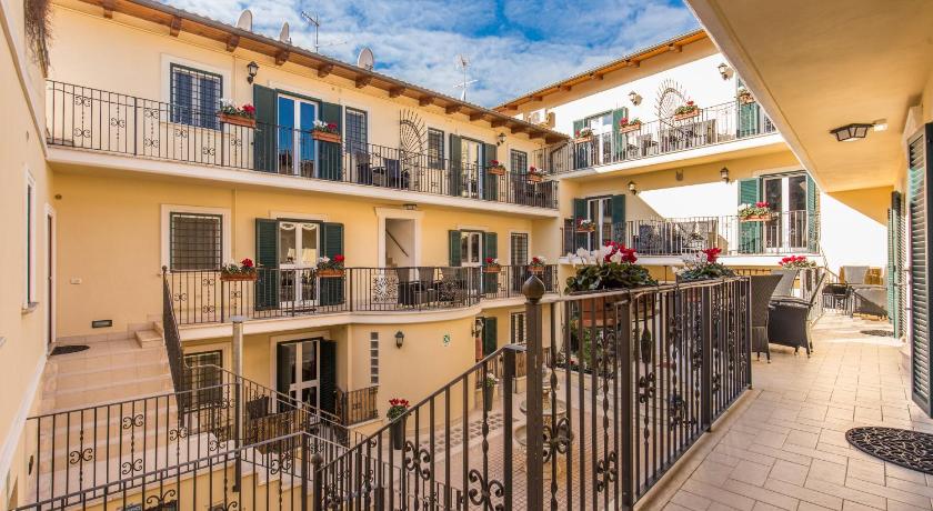 ローマ Aurelia Vatican Apartments 3つ星 ホテル プール