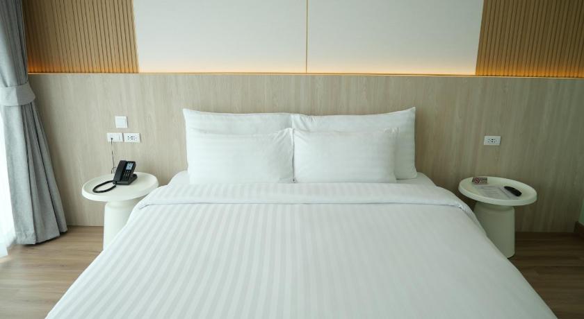 Image of Deluxe Jacuzzi King Bed 17