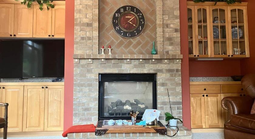 사마미시 1 BR in a Lakeview House Near Redmond DT 4성급 숙소 수영장
