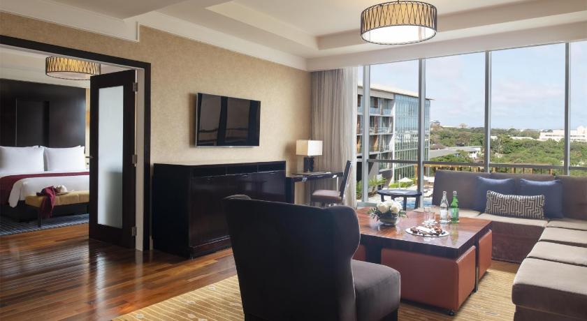 Image of Executive Suite 8