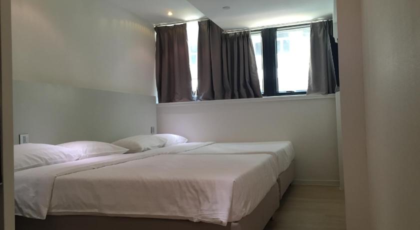 Image of Family (2 Double Beds) 1