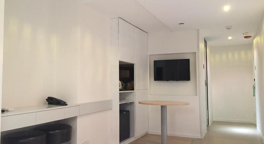 Image of Superior Family Room 1
