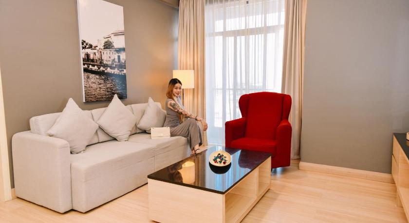 Image of Straits Suite 4