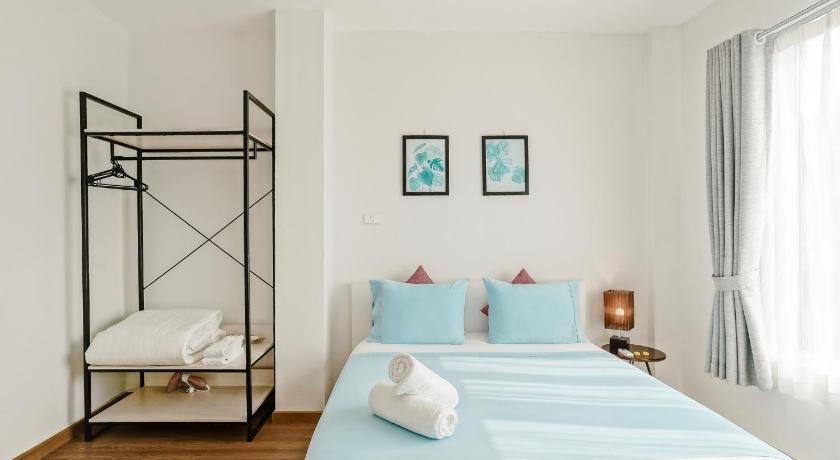 Image of Three-Bedroom Apartment 7