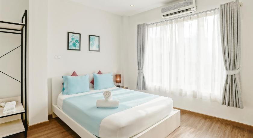Image of Three-Bedroom Apartment 8