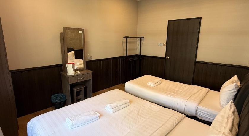 Kota Kinabalu Concrete Jungle Cabin 4-Star Hotel room