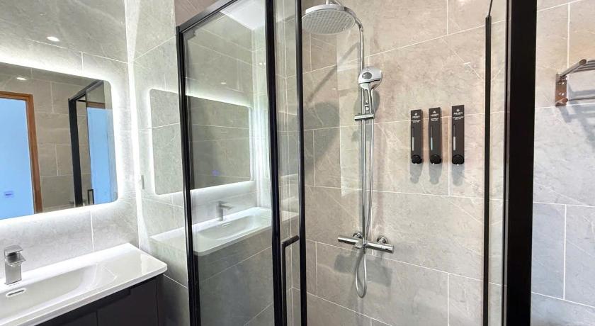 Image of Standard - 1 Bed Double Non-Smoking 3