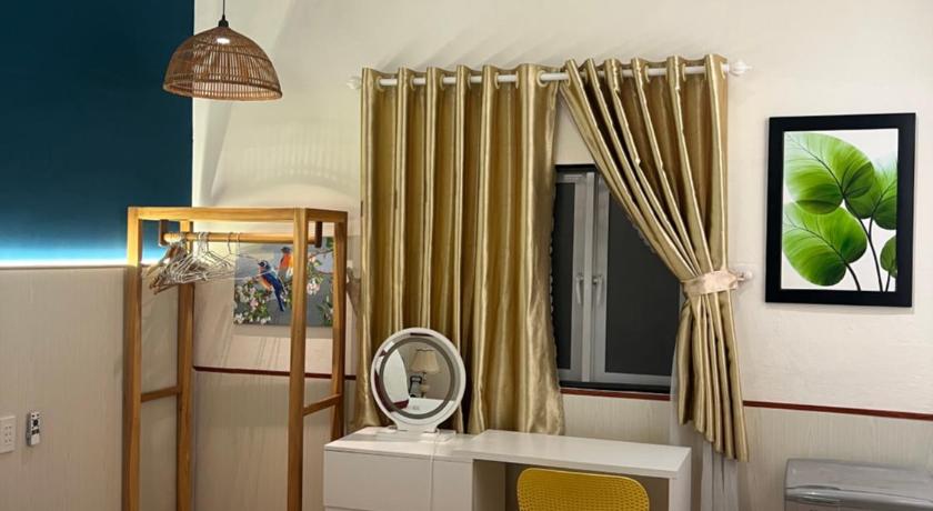 Image of Deluxe 8