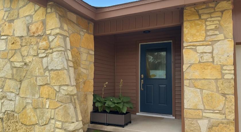코퍼라스 코브 (TX) MODERN LUX 3BR HOME - King Bed - 10 mins to FT HOOD - Fenced yard - WIFI - Family friendly - LONG or 2성급 숙소 수영장