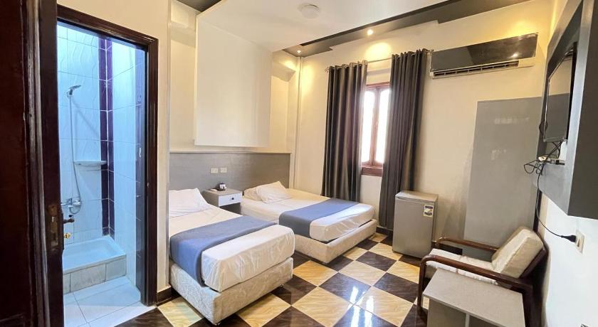 Family Palace Hostel - image 2