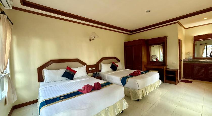 Lanta Palm Beach Resort - image 16