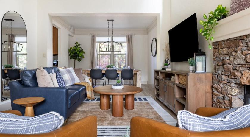 Flagstaff Luxury 5BR Mountain Chalet Hot Tub Game Room 5-Star Accommodation exterior