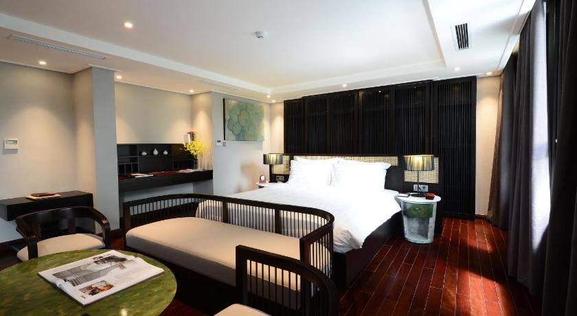 Image of Suite Balcony City View 1