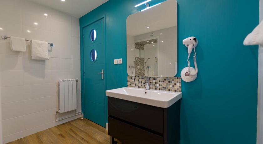 Image of Double Room with Spa Bath and Air-conditioning 1