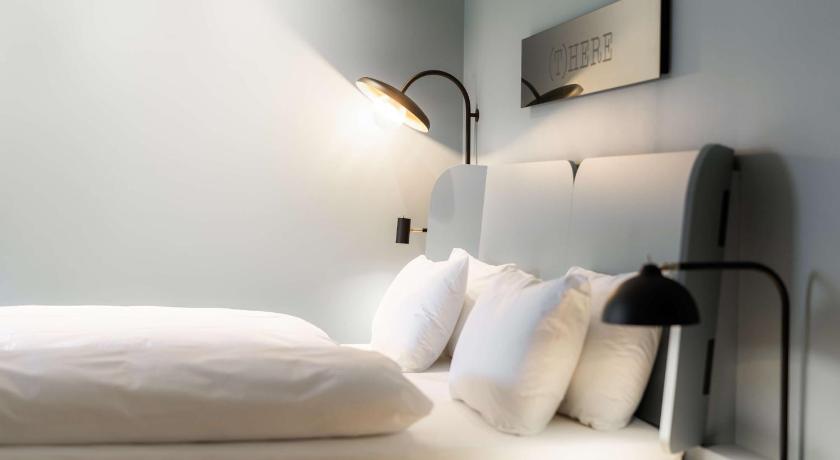 Image of Superior King Room 6
