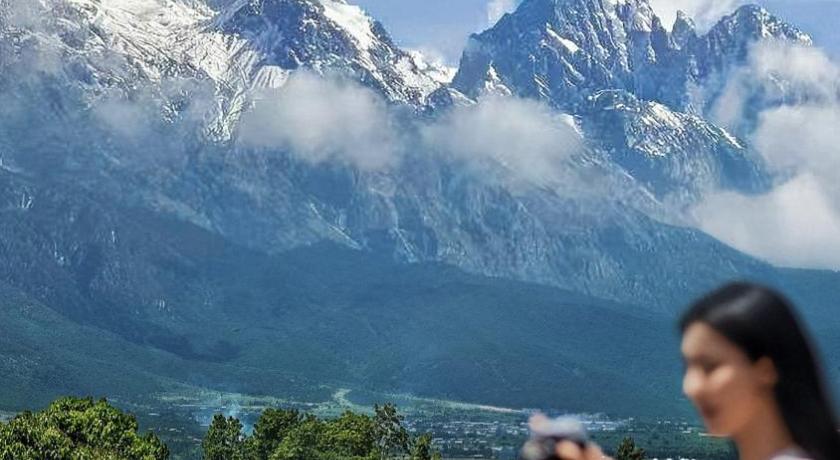 37 Courtyard - Jade Dragon Snow Mountain Panoramic Intangible Cultural Heritage Art B&B - Baisha Anc - image 2