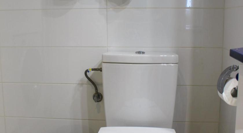 Image of One-Bedroom Apartment Silver 15