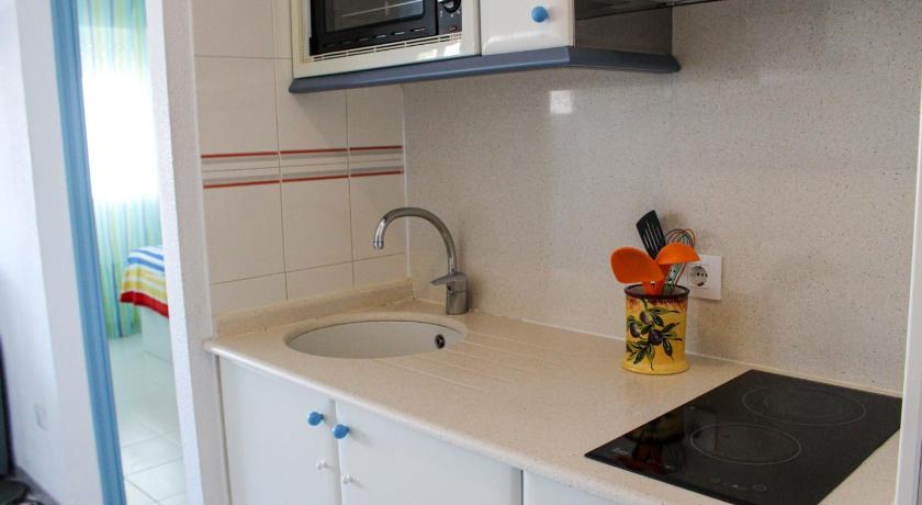 Image of One-Bedroom Apartment Silver 8