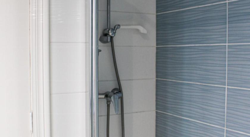 Image of One-Bedroom Apartment Silver 10