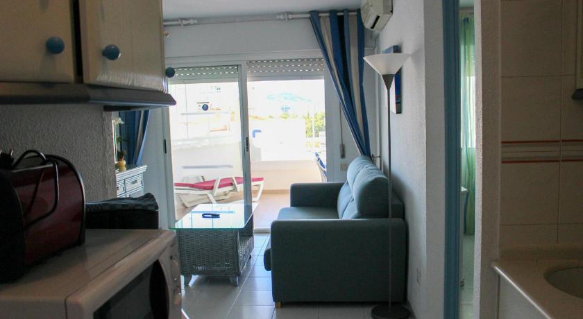 Image of One-Bedroom Apartment Silver 5