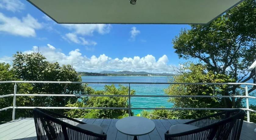 오키나와 본섬 オーシャンフロントヴィラSerenity Point37 (オーシャンフロントヴィラSerenity Point37) 4성급 싱글룸 수영장