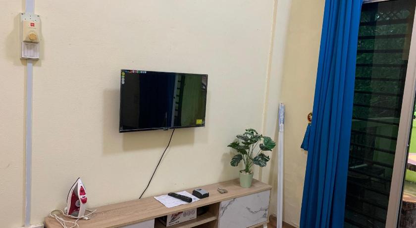 タナ・メラ an nisa homestay & roomstay jeli 3つ星 シングルルーム プール