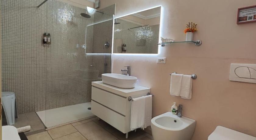Image of Deluxe Double Room with Balcony 1