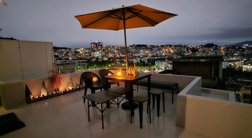 首尔 BinsHeim HBC - Aesthetic Stay with Namsan's Best Night view spot Rooftop 4星级 住宿 景观