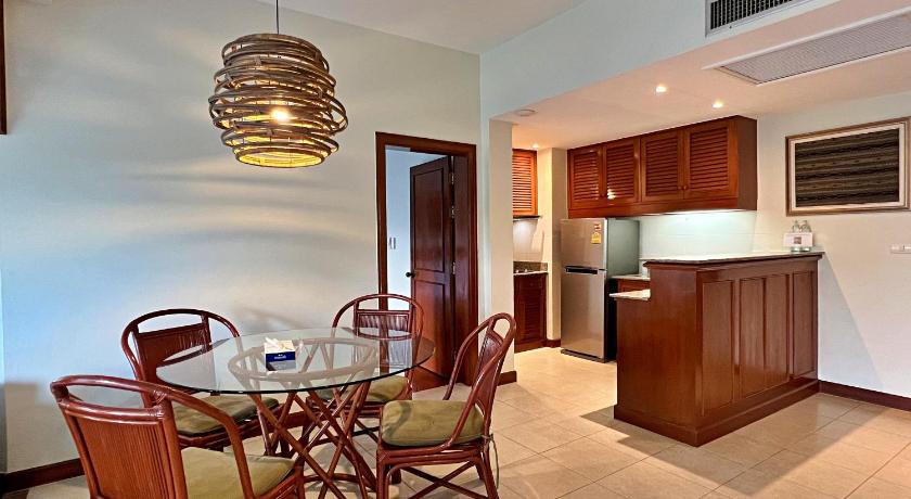 Фото: Улучшенные апартаменты с 1 спальней (1-Bedroom Superior Apartment) 12