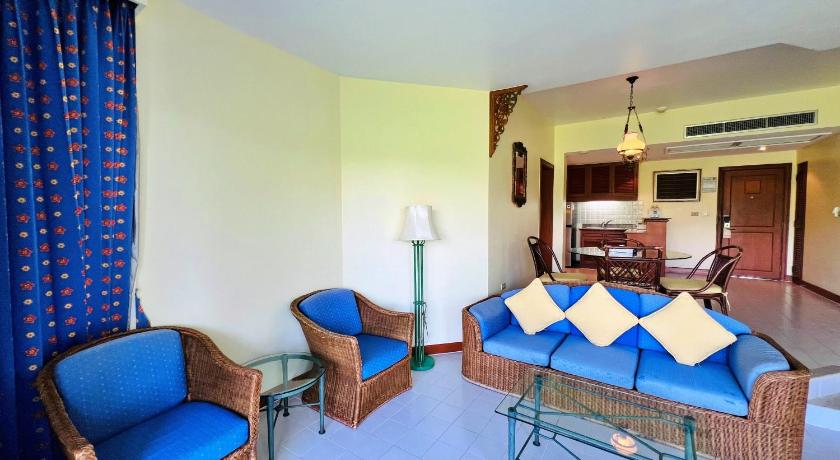 Фото: Стандартные апартаменты с 2 спальнями (2-Bedroom Standard Apartment) 13