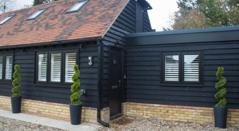Little Dunton Lodges 2