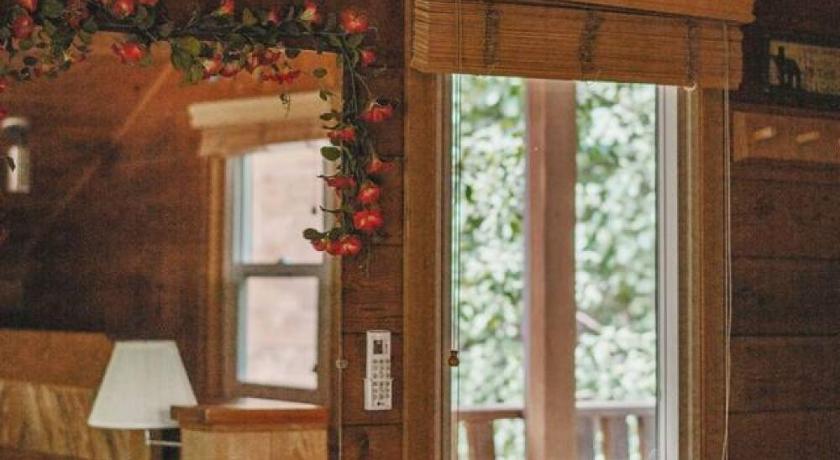 먼즈 파크 (AZ) Rustic Cabin for 2 in Oak Creek Cabin Sycamore 3성급 숙소 로비