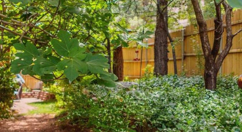 먼즈 파크 (AZ) Rustic Cabin for 2 in Oak Creek Cabin Sycamore 3성급 숙소 레스토랑