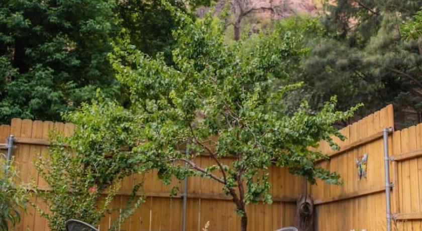 먼즈 파크 (AZ) Rustic Cabin for 2 in Oak Creek Cabin Sycamore 3성급 숙소 부대시설