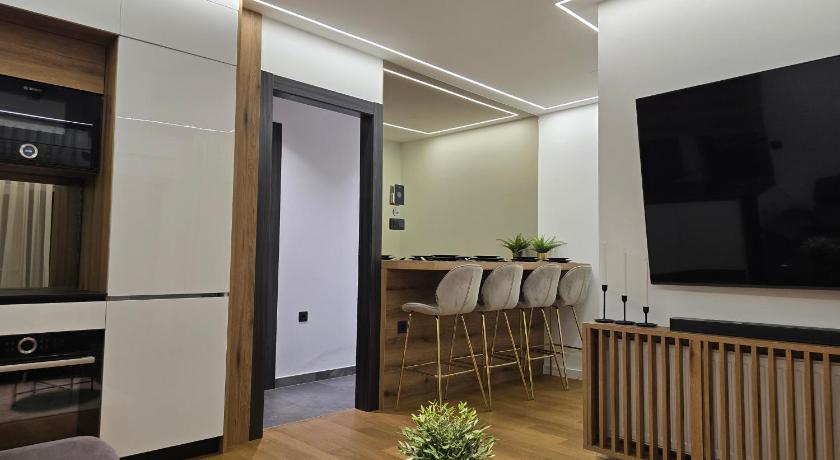 Osijek Luxury Center - Self Check-in, 2 Parking Spaces, Balcony, Elevator