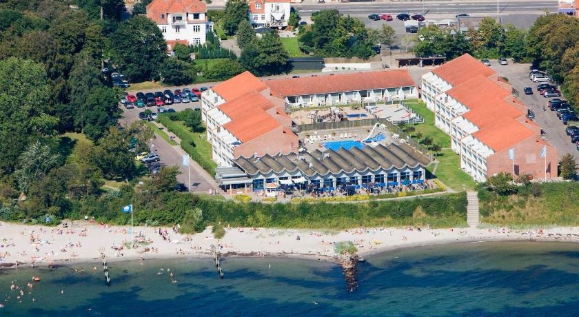 6 person holiday home on a holiday park in Faaborg