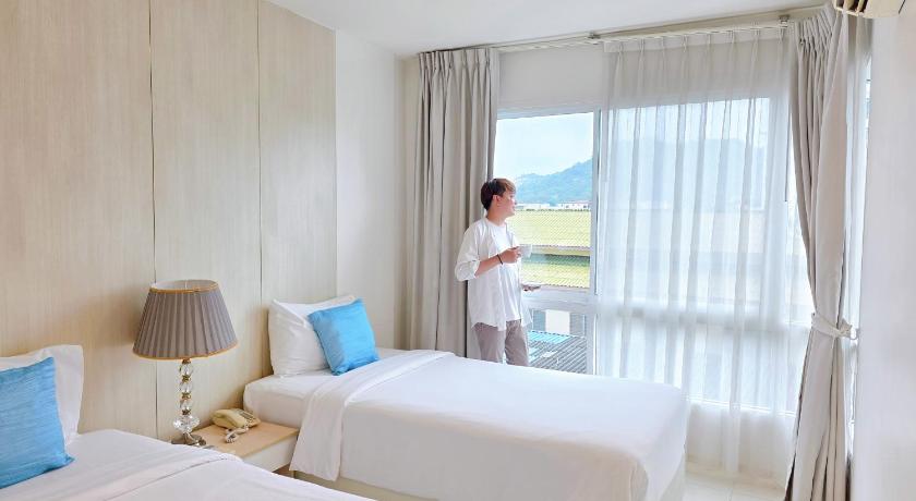 Image of Junior Suite Twin Mountain View 9