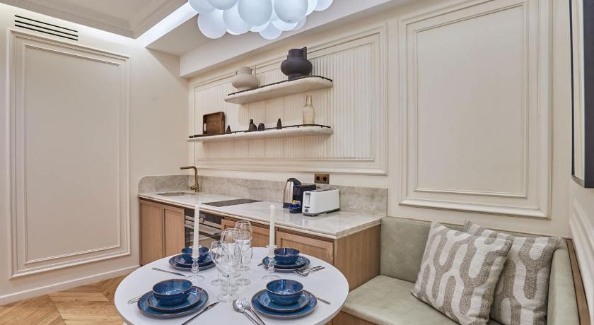 NEW/Suite Air-conditioned Opera/Louvre/ 2 BEDROOMS - image 2