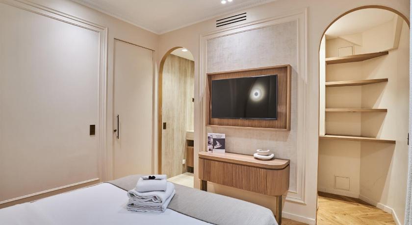 NEW/Suite Air-conditioned Opera/Louvre/ 2 BEDROOMS - image 9