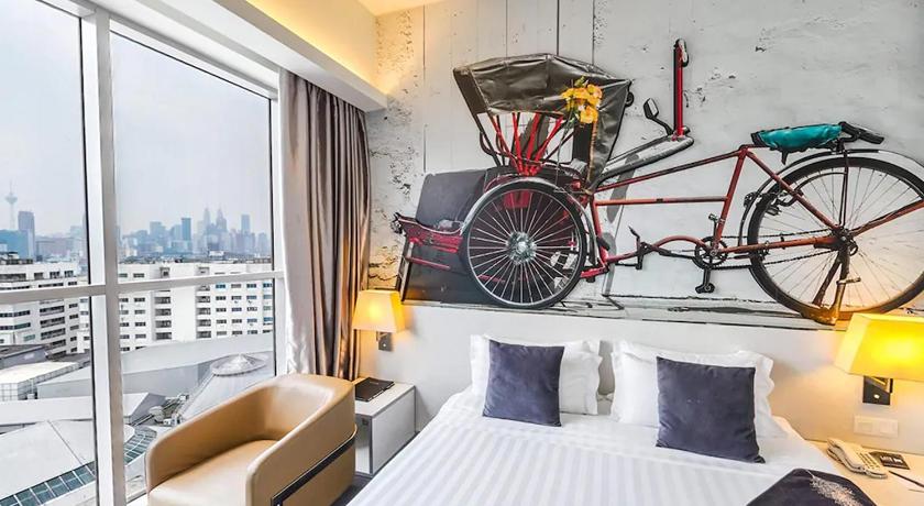 Image of Deluxe King Room 3
